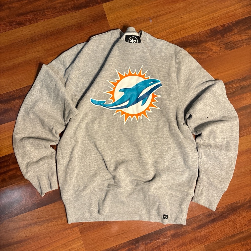 47 Dolphins Crewneck